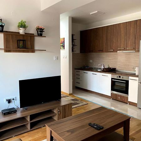 Skopje Brand New Apartment Exterior photo