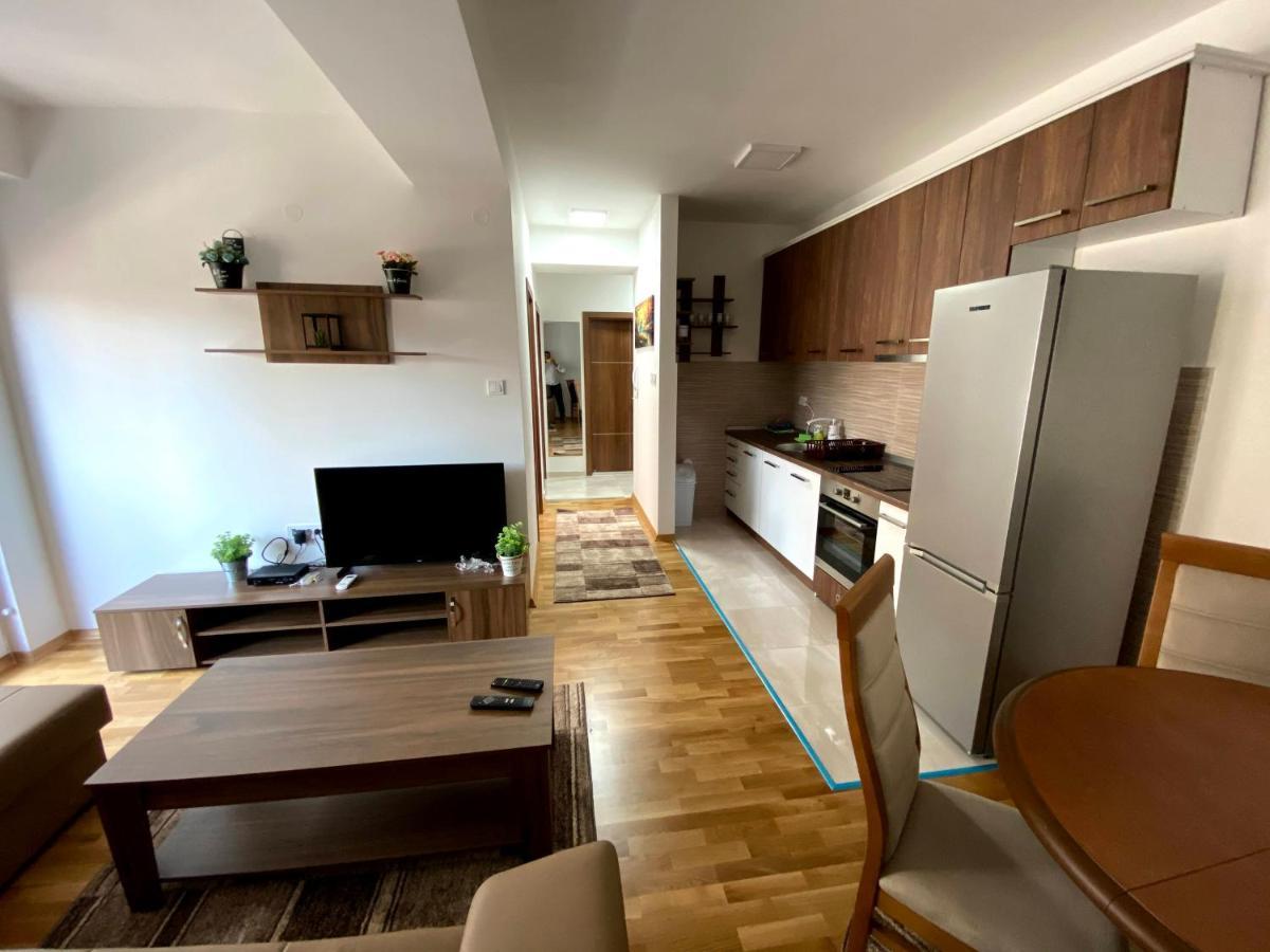 Skopje Brand New Apartment Exterior photo