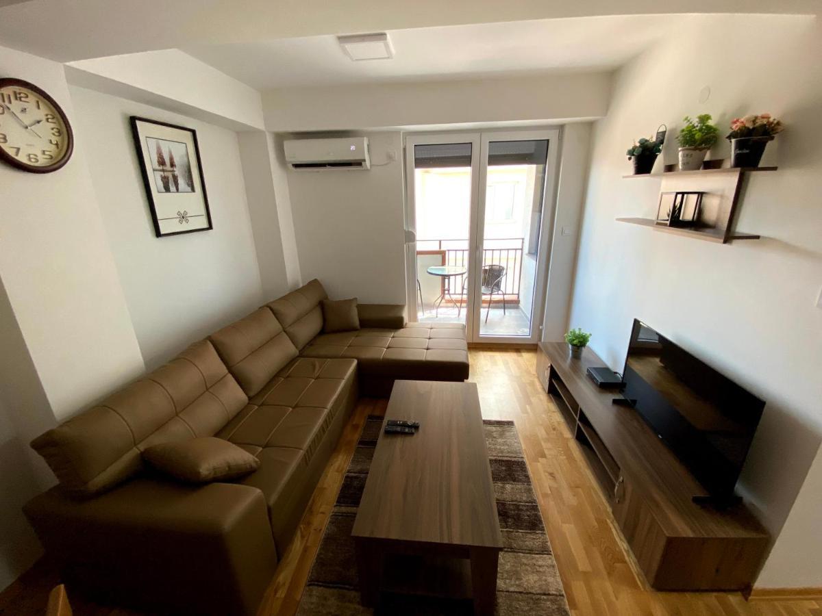 Skopje Brand New Apartment Exterior photo